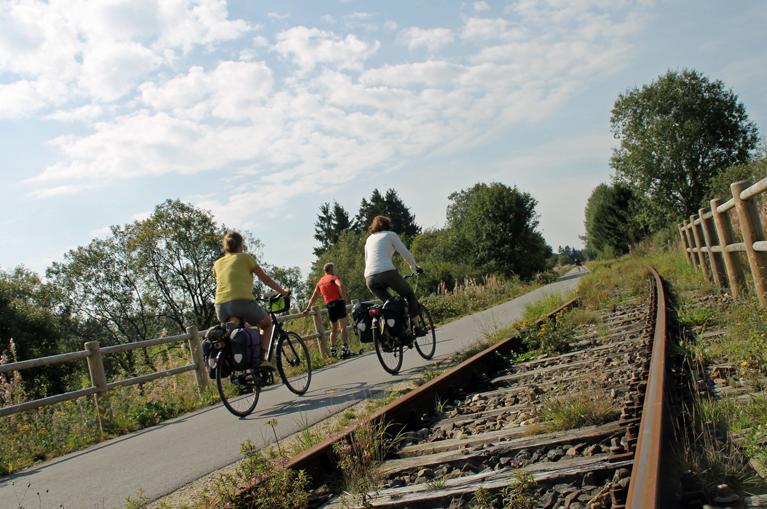 Fietsen langs de Vennbahn Radweg Vennbahn Spoorlijn width=